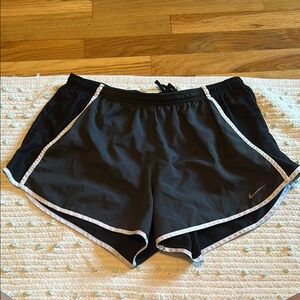 Nike dri-fit Women's Black and Dark Gray Athletic Shorts size Large